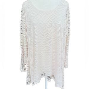 New Directions ivory laser cut lined sharkbite hem top, bell sleeves size XL
